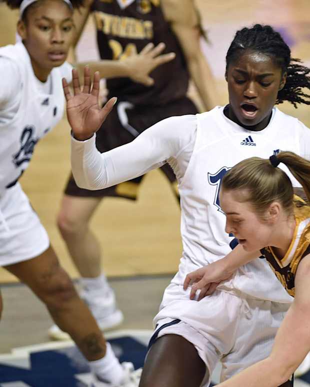WYOMING WOMEN'S BASKETBALL